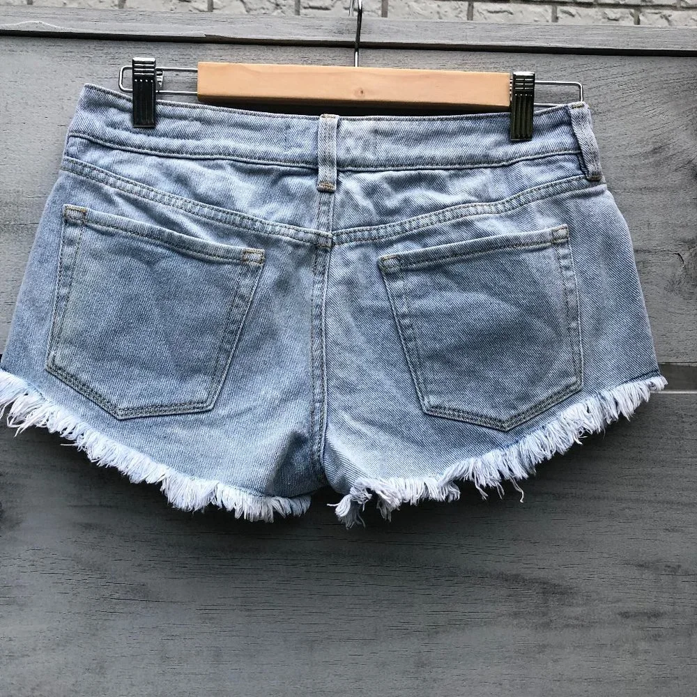 Bullhead Denim Beachy Low Rise Aztec Embroidered Jean Shorts Y2K Western Hippie